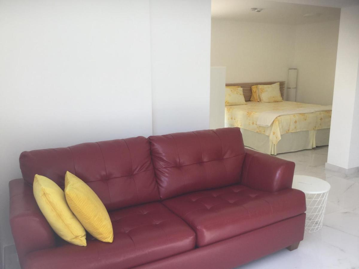 ليماسول Yellow Studio Brand New المظهر الخارجي الصورة